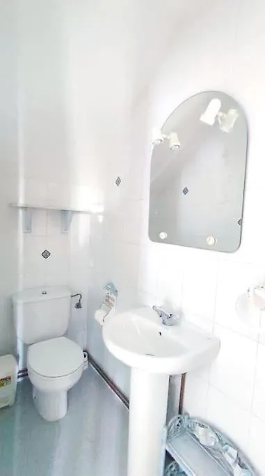 Urb Costamar. 2 Min To Beach Alcaidesa Appartement